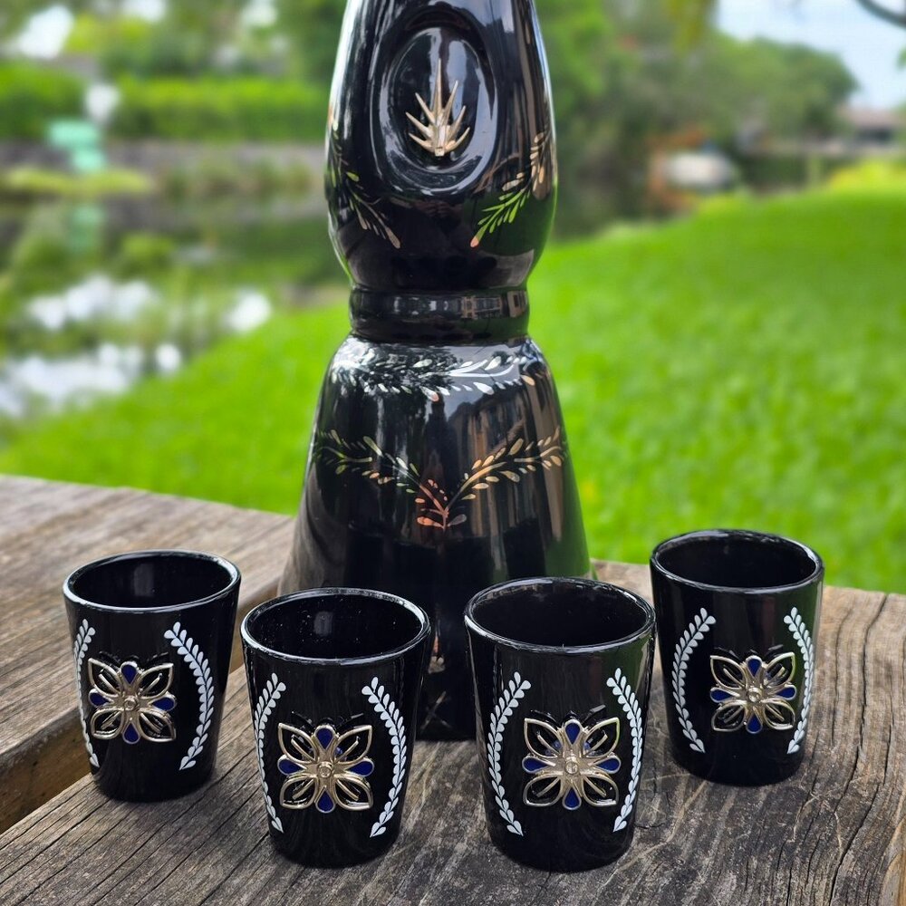 Set of 4 Black Ceramic Tequila Shot Glasses – Hand-Painted Agave Flower – Mexica